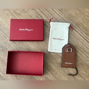 Ferragamo new leather luggage tag